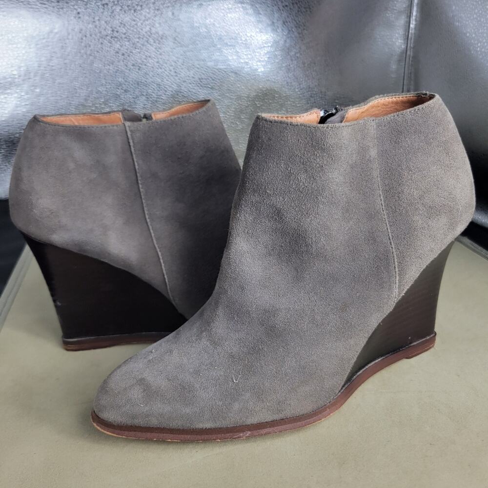 Halogen Wedge Booties Women Size 8 Grey Suede Leather Comfort Heel Side Zip Shoe